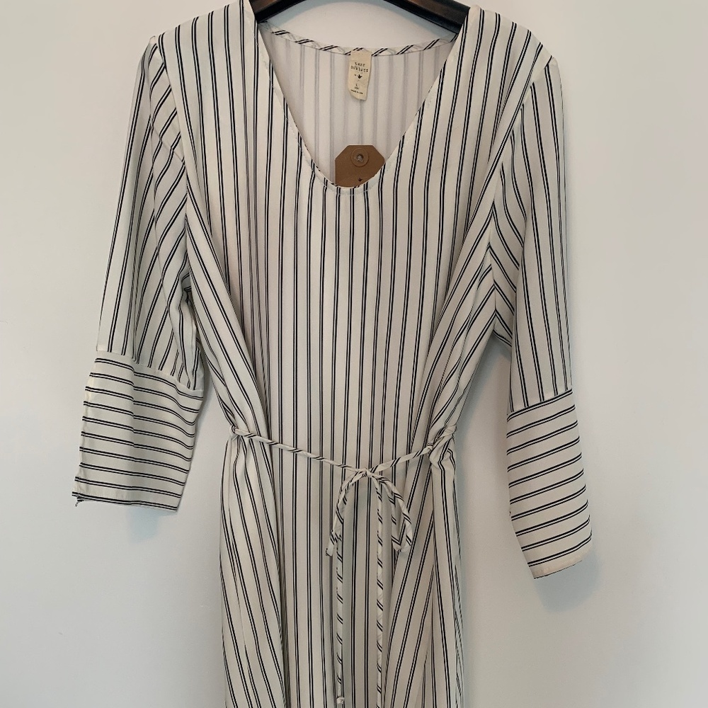 Lazy Sundays Vneck striped business casual dress with 3/4 sleeves